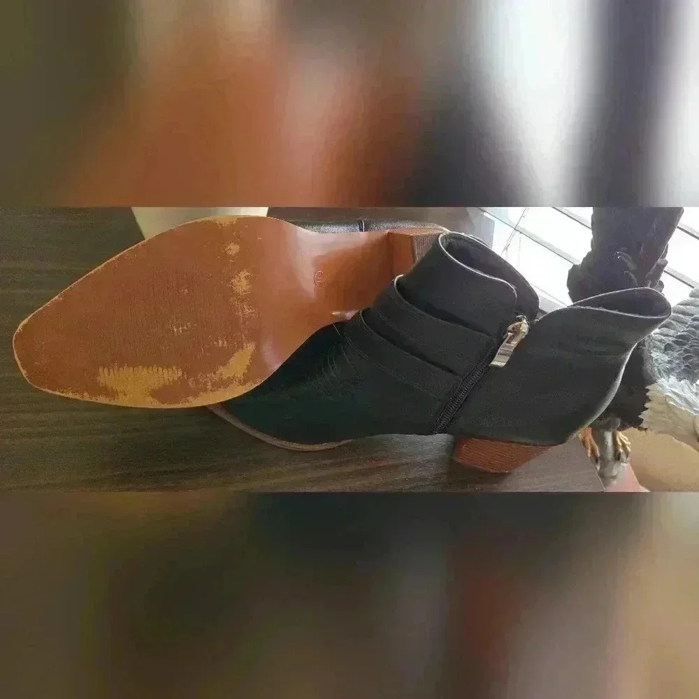 Women's size 9 black ankle heeled boots - Picture 3 of 7